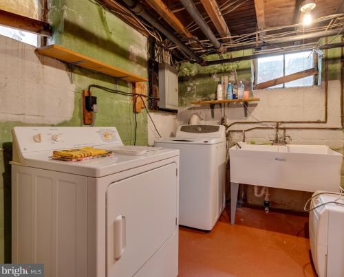 823 Helen Ave, Lancaster PA 17601-4508 exterior