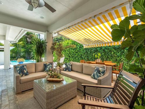 1034 7 Ave, Naples FL 34102-8111 exterior