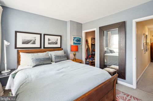 1331 Dickinson St, Philadelphia PA 19147-6211 exterior