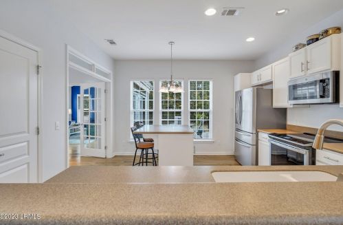 71 Spg Beauty Dr, Bluffton SC 29909-7149 exterior