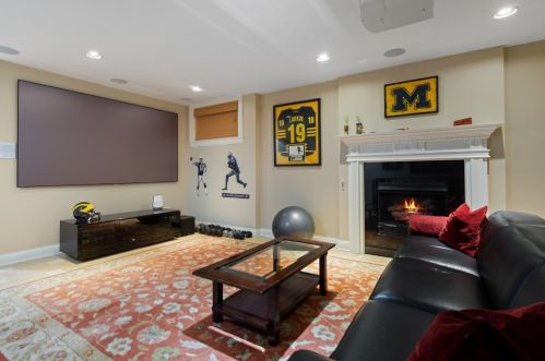 868 Lill Ave, Chicago IL 60614-2019 exterior