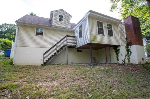 12 Linda Ave, Uncasville CT 06382-1723 exterior