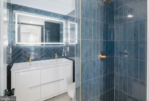 758 Front St, Philadelphia PA 19147-3523 exterior