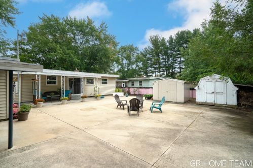 3823 Illinois Ave, Wyoming MI exterior