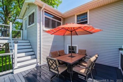 54 Kibbe Rd, Ellington CT 06029-2511 exterior