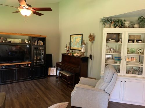 2065 Quincy Rd, Turlock CA 95382-8116 exterior