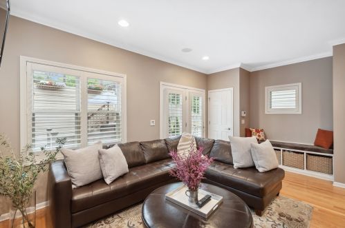 4008 Kolmar Ave, Chicago IL 60712-4703 exterior