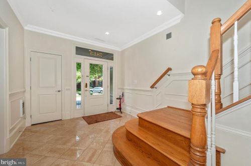 7813 Cadbury Ave, Rockville MD 20854-2970 exterior