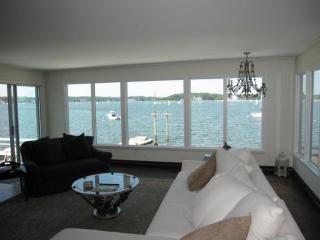 101 Harbor Rd, Westport CT  06880-6915 exterior