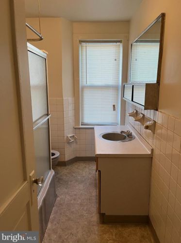 1403 Liberty St, Trenton NJ 08629-2214 exterior