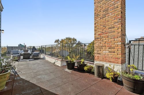 650 Barry Ave, Chicago IL 60634-4912 exterior