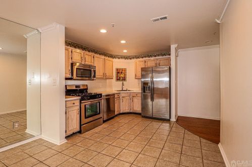 87 Prestwick Way, Edison NJ  08820-4684 exterior