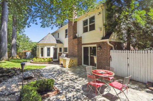 10316 Gainsborough Rd, Rockville MD 20854-4043 exterior