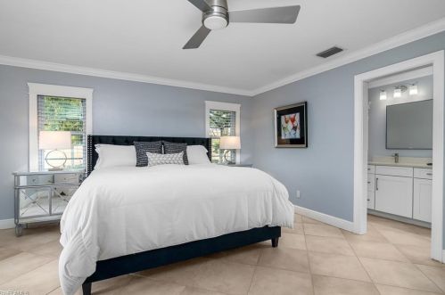 733 95th Ave, Naples FL 34108-2456 exterior