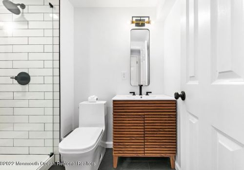 284 Pelican Rd, Middletown NJ 07748-3040 exterior