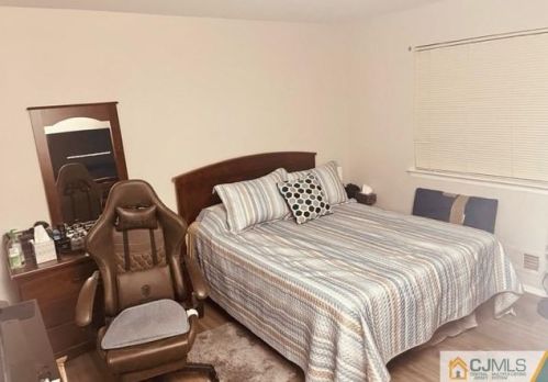 4401 Birchwood Ct, New Brunswick NJ 08902-3919 exterior