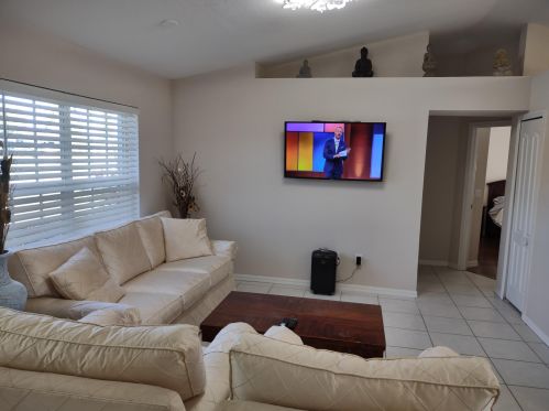 2715 Eagle Dr, Fort Pierce FL  34984-8916 exterior