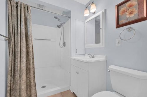 708 Brookshire Dr, Pittsburgh PA 15237-4104 exterior