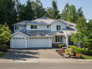 23989 8th Pl, Redmond, WA 98075-8140