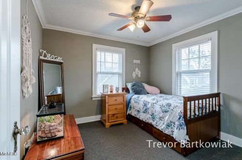 1177 Cornell Rd, Meskegon MI 49441-3833 exterior