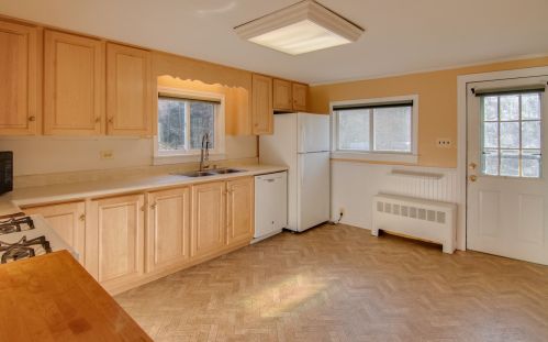 11 Bow Bog Rd, Concord NH 03304-4001 exterior