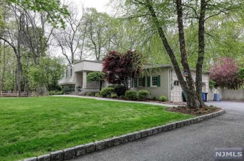 44 Degray Ter, Mahwah, NJ 07430-3105