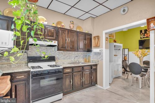 1920 16 St, Philadelphia PA 19145-3010 exterior