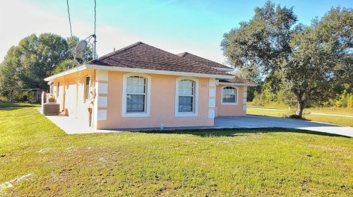 3320 58 Ave, Naples FL 34120-2569 exterior