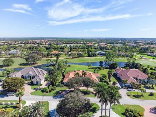 4701 Oak Leaf Dr, Naples FL 34119-8594 exterior