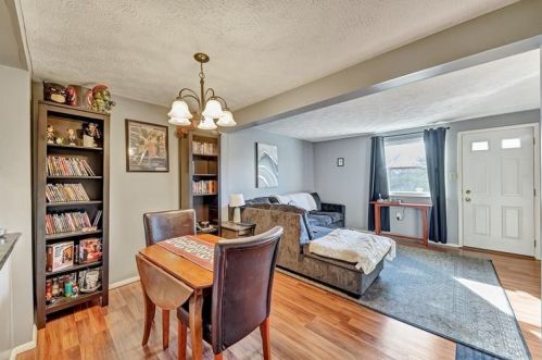 708 Bonnie Brae Dr, Moon Twp PA 15108-3855 exterior