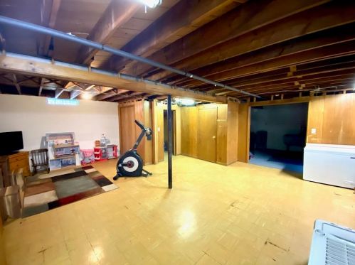 1342 90, Milwaukee WI 53214-2842 exterior