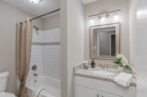 1638 Fernleaf Cir, Atlanta GA 30318-1417 exterior