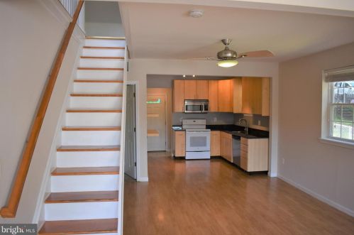 4 Leymar Rd, Glen Burnie MD 21060-7107 exterior