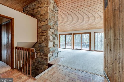 1328 Potomac School Rd, Mc Lean VA  22101-2331 exterior