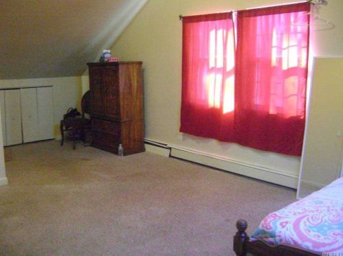 10 Birch Dr, Huntington Station NY 11746-3003 exterior