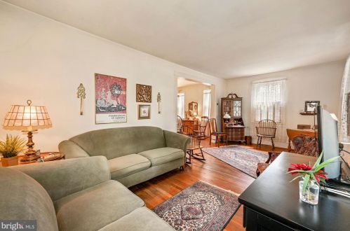 41 Chapel Ave, Camden NJ 08109-5143 exterior