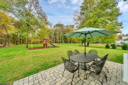 70 Cathedral Ave, Florham Park NJ 07932-2521 exterior