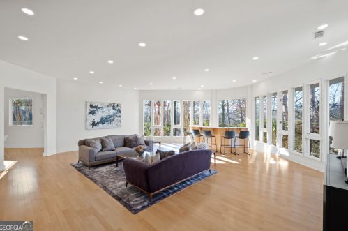 30 Chevaux Ct, Atlanta GA  30342-1944 exterior