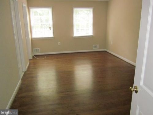 1160 Wimbledon Dr, Mc Lean VA  22101-2938 exterior