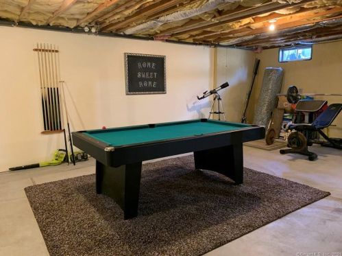 33 Magnolia Ct, Torrington CT 06790-2666 exterior