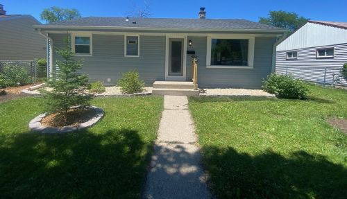 6918 Grantosa Dr, Milwaukee, WI 53218-2909