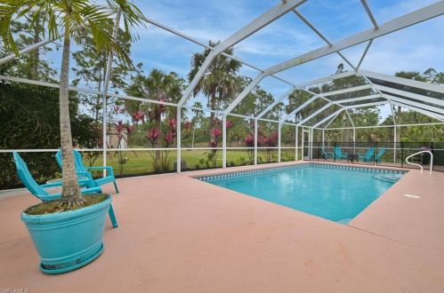 1141 16 Ave, Naples FL 34117-2209 exterior