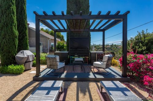 4880 Alder Dr, San Diego CA 92116-2304 exterior