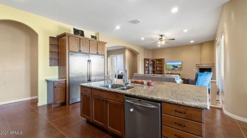 37243 19 Ave, Phoenix AZ 85086-9154 exterior