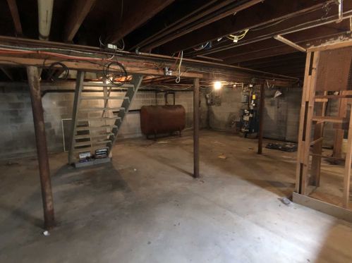 13 Idlewild Dr, Poughkeepsie NY 12601-6601 exterior