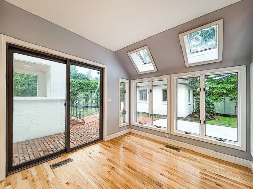 74 Forest Glen Rd, Springfield MA  01106-1115 exterior