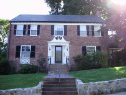 68 Kenilworth St, Newton, MA 02458-2723