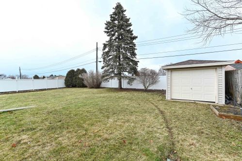 5236 24 St, Milwaukee WI 53204-2505 exterior