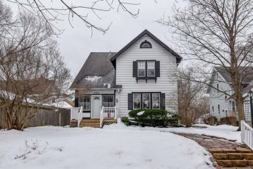 8023 Red Arrow Ct, Milwaukee, WI 53213-3019