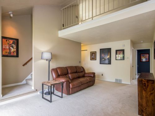 6354 20th St, Milwaukee, WI 53221-5255